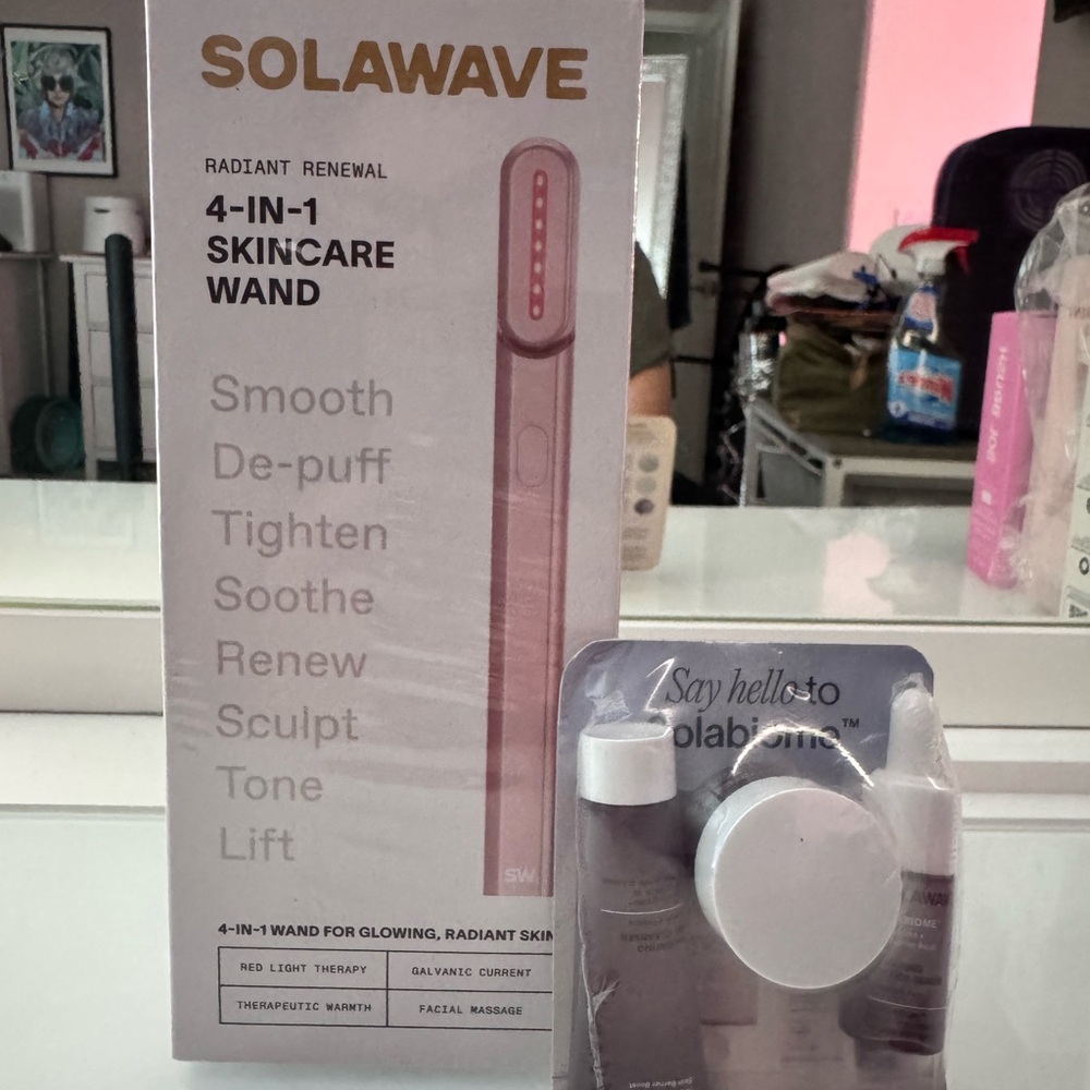 Solawave 4-in-1 Skincare Wand - Pink